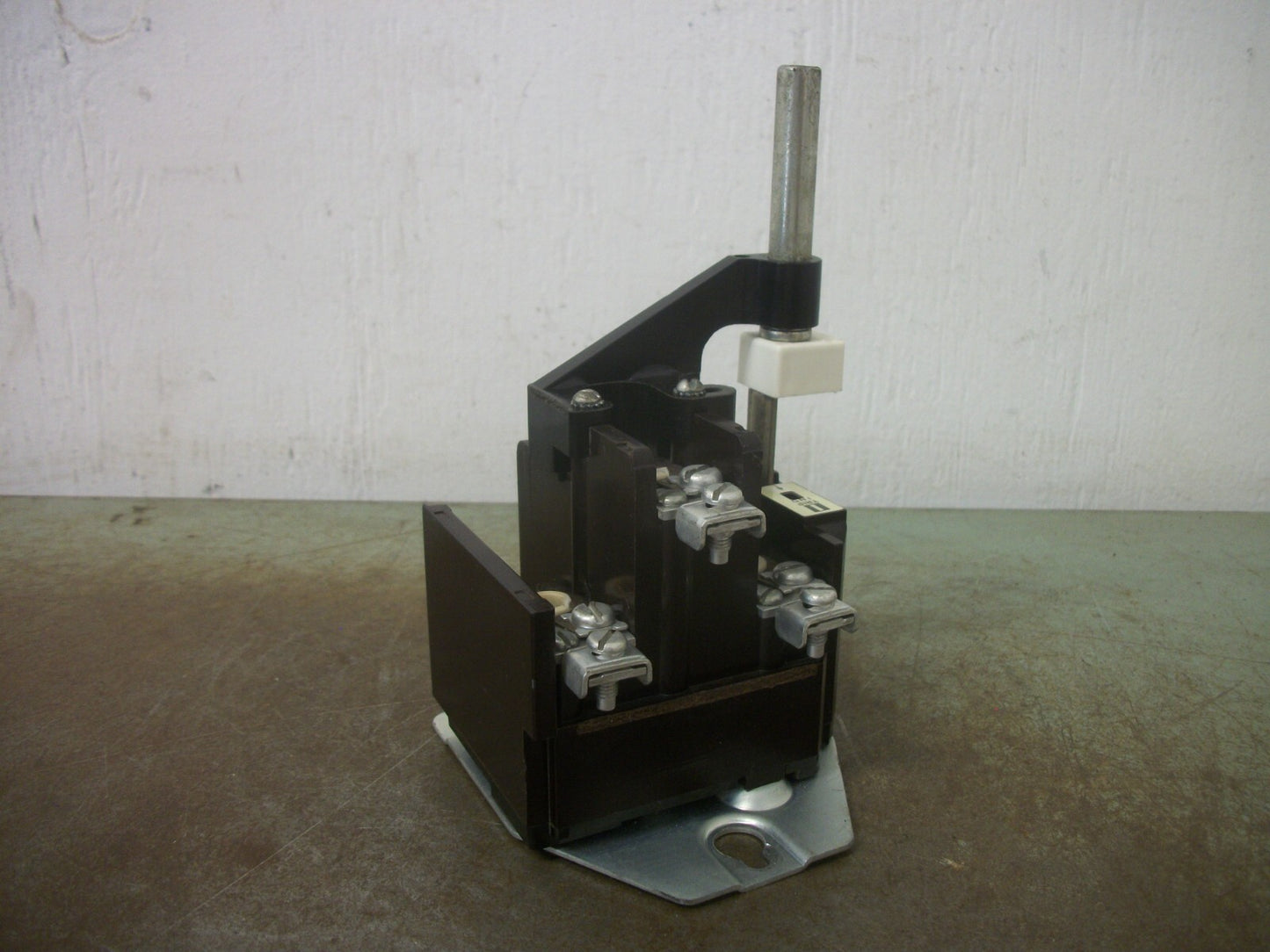 CUTLER-HAMMER THERMAL OVERLOAD RELAY C300CN3 600VOLT 3POLE W/EXTENDED HANDLE