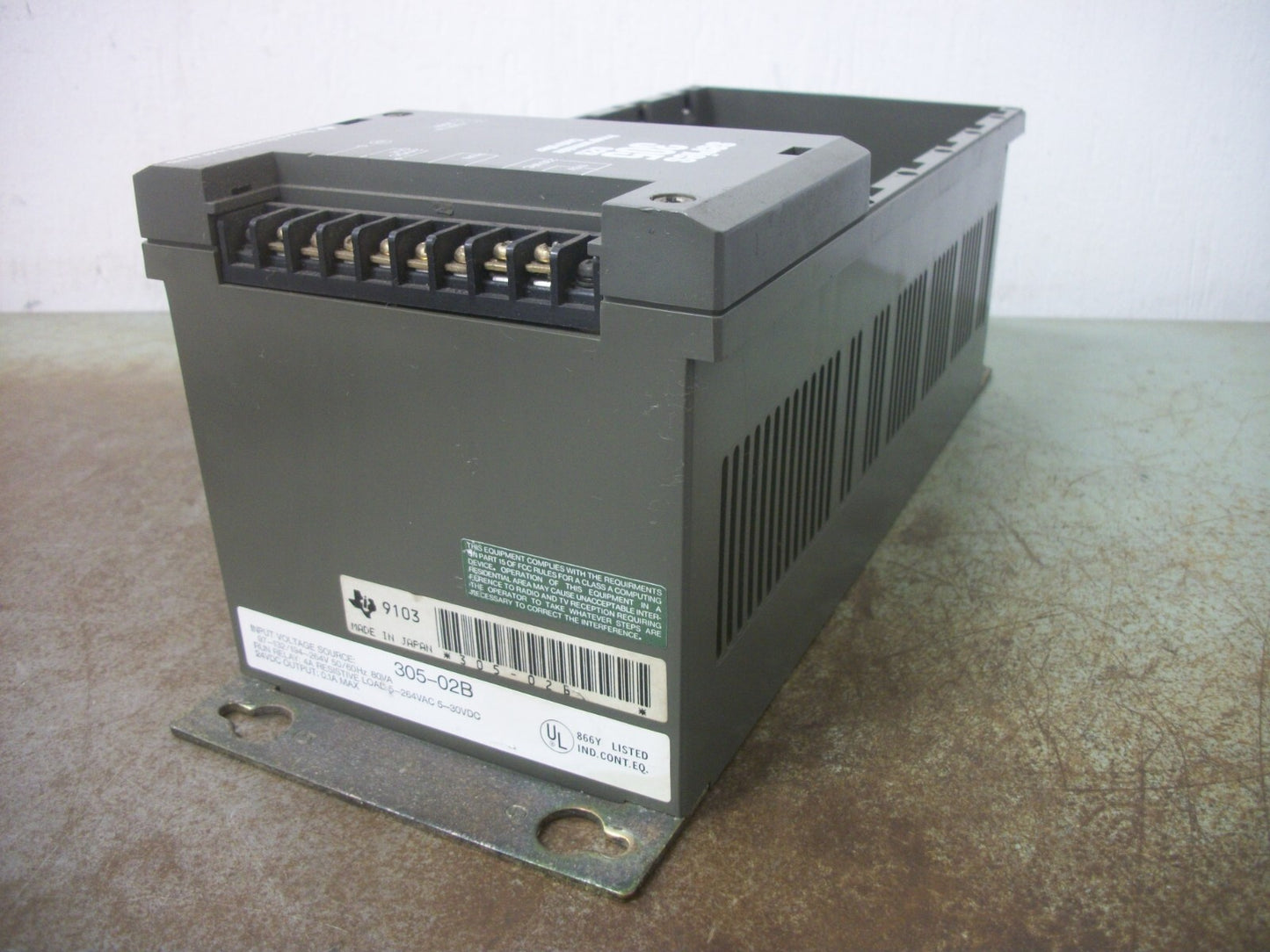 TEXAS INSTRUMENTS 5-SLOT PLC RACK CHASSIS W/POWER SUPPLY 305-02B