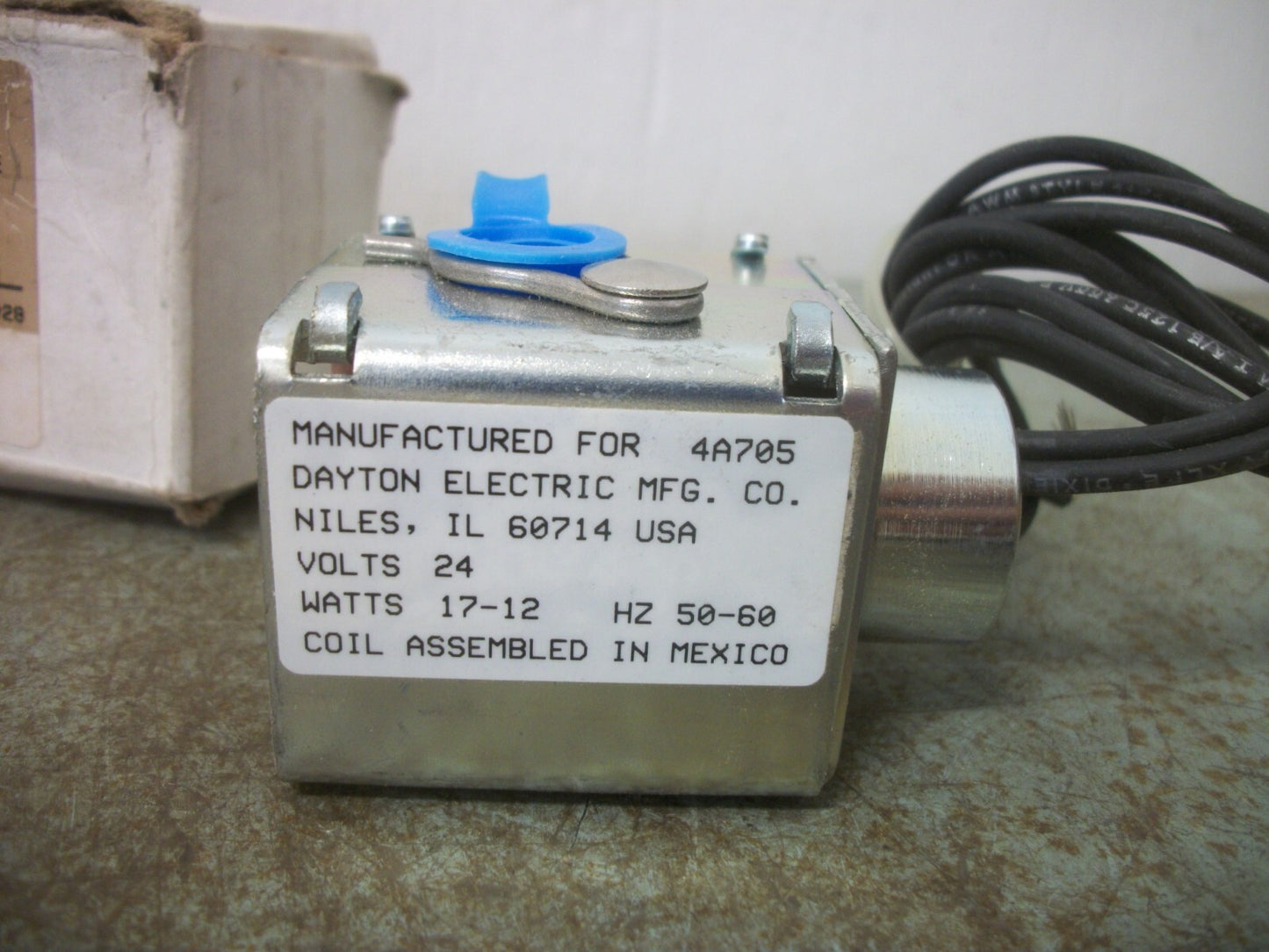 DAYTON SOLENOID VALVE COIL 4A705 24VCOIL 17-12WATT NIB