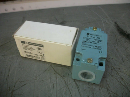 TELEMECANIQUE LIMIT SWITCH BODY ONLY ZCK-J1H7 NIB