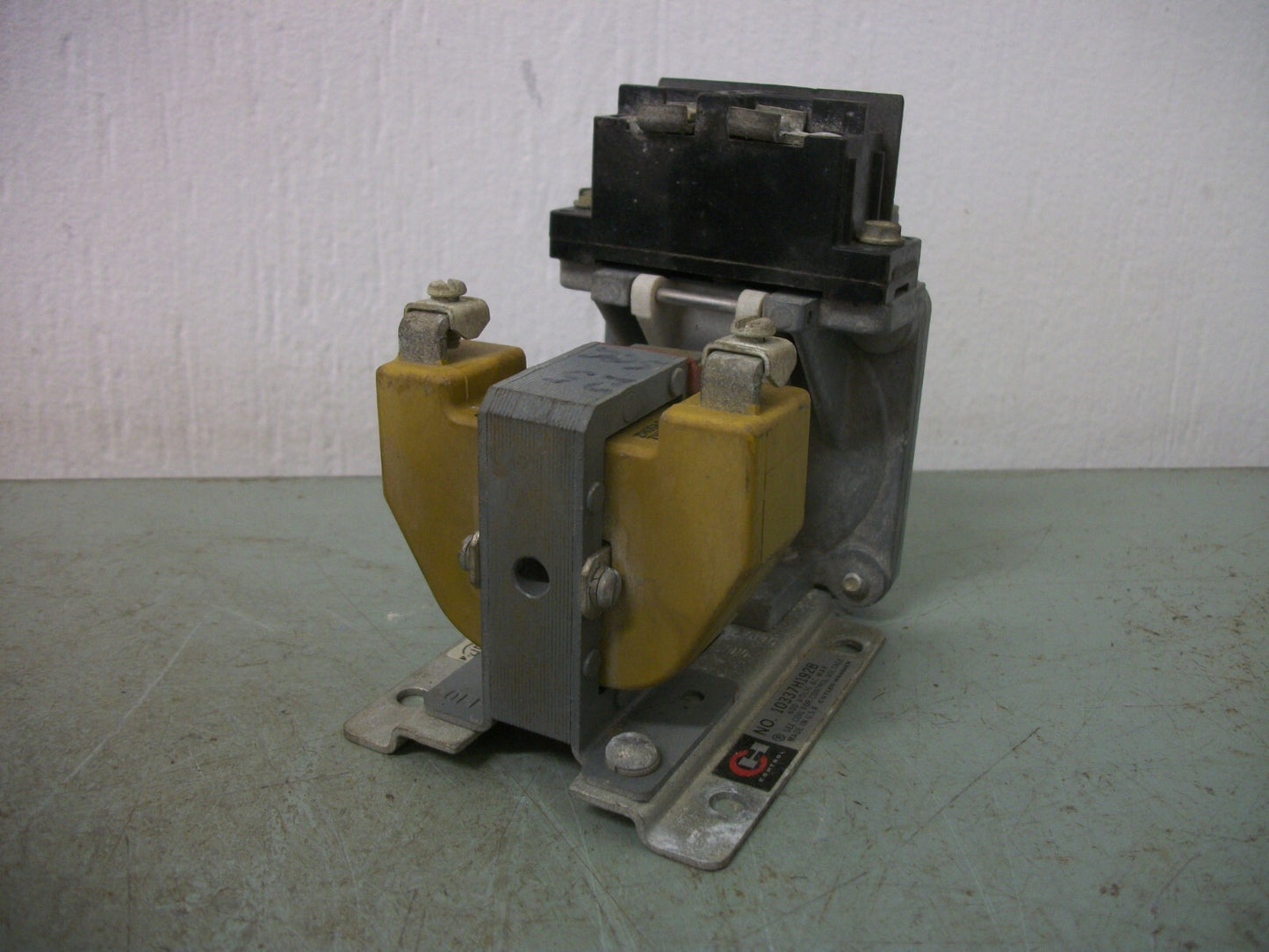 CUTLER-HAMMER PNEUMATIC TIMING RELAY 10337H192B 480VCOIL