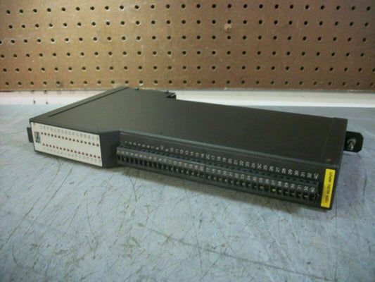 SPECTRUM CONTROLS 120VAC/DC INPUT MODULE 8000RDI332