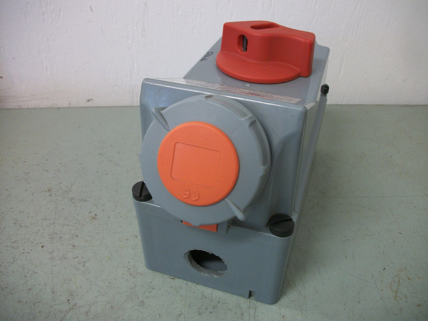 MENNEKES PIN & SLEEVE SWITCHED INTERLOCK RECEPTACLE ME420MI12 20AMP 125/250VOLT