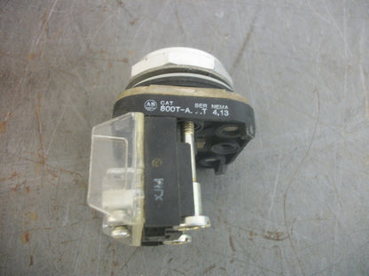 ALLEN-BRADLEY WHITE FLUSH MOMENTARY PUSHBUTTON 800T-A