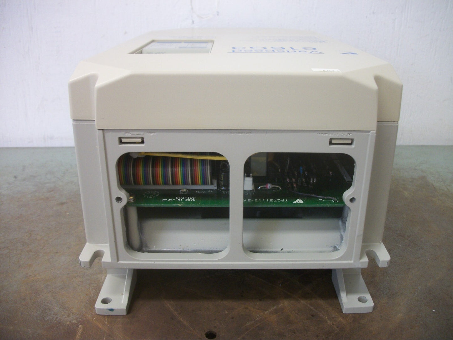 YASKAWA VARISPEED 616G3 0.5HP INVERTER DRIVE CIMR-G3V40P4 460VOLT 3PH 1.4KVA