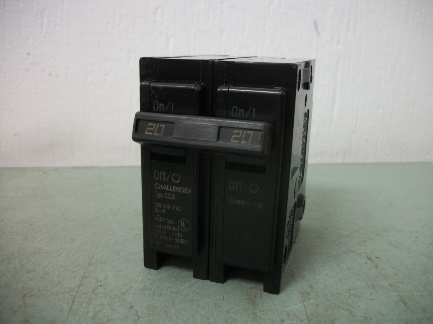 CHALLENGER TYPE C CIRCUIT BREAKER C220 20AMP 240VOLT 2POLE NOB