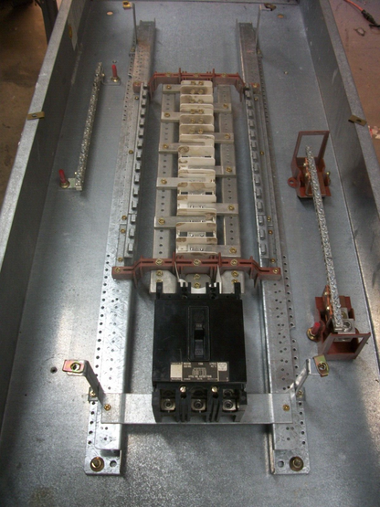CHALLENGER PMZA LOAD CENTER PANELBOARD YS204B 175AMP 277/480VOLT 3PH W/150A MAIN
