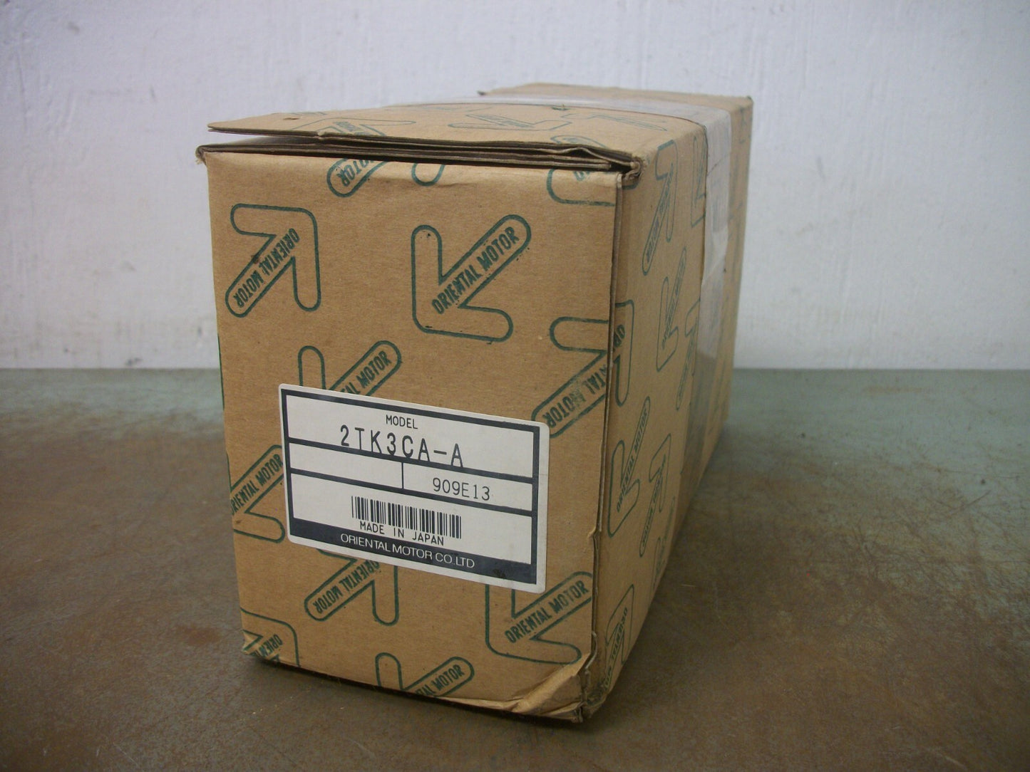 ORIENTAL 3W TORQUE MOTOR 2TK3CA-A 7uF 100VOLT NIB