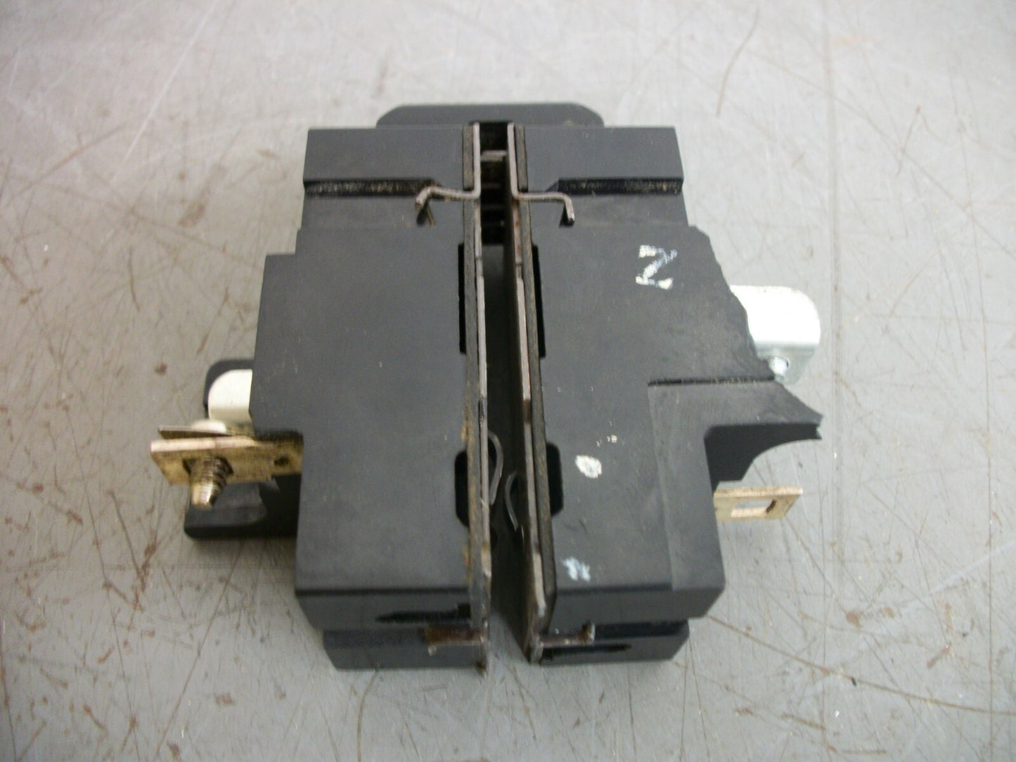 SIEMENS PUSHMATIC CIRCUIT BREAKER P215 15AMP 240VOLT 2POLE CHIPPED