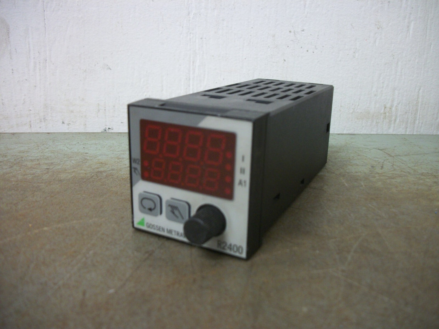 GOSSEN-METRAWATT R2400 DIGITAL GMBH TEMPERATURE CONTROLLER R2400 A2 B1 C1 K0