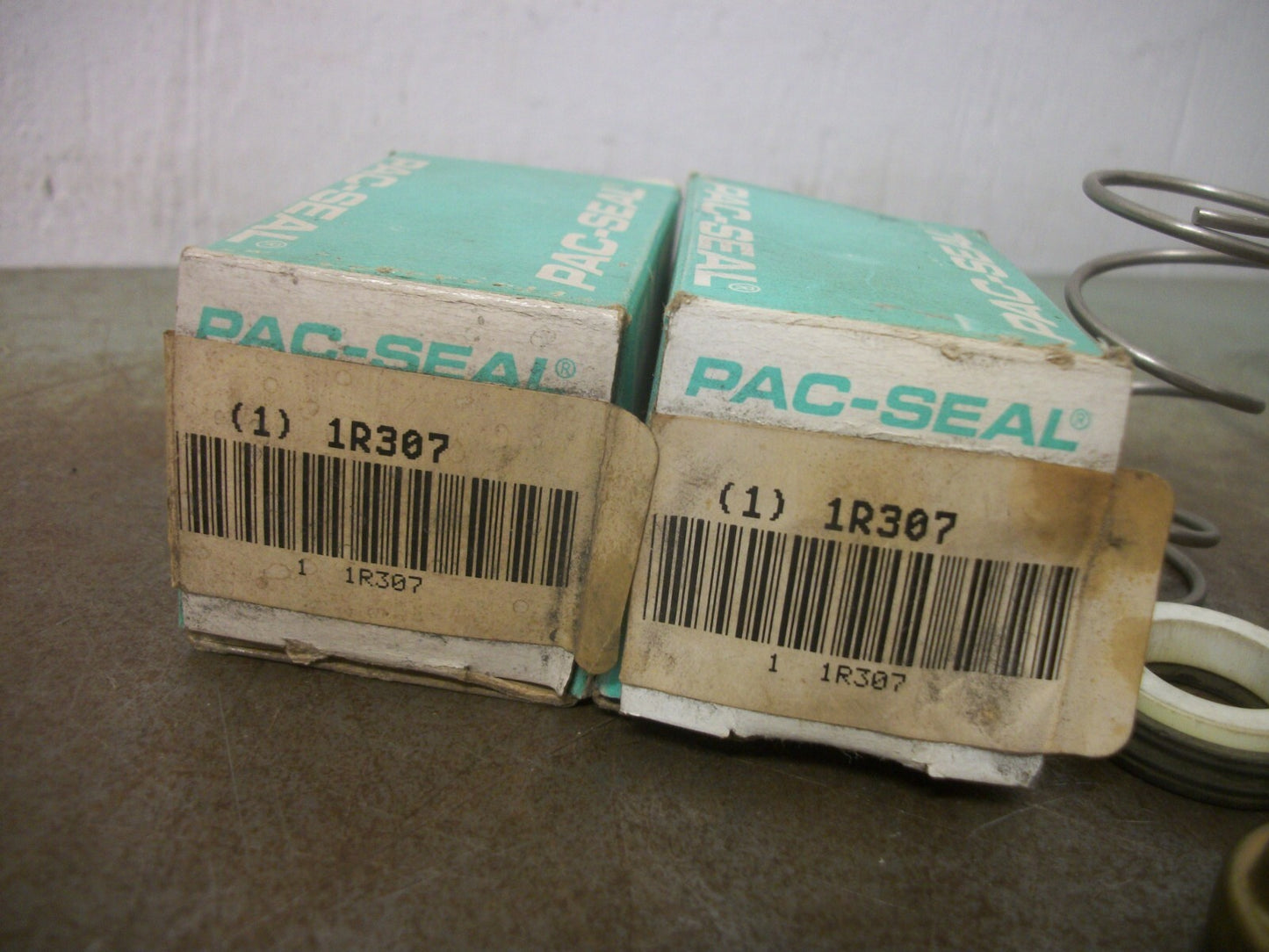 FLOWSERVE PAC-SEAL LOT OF 2 SHAFT SEALS 1R307 NIB