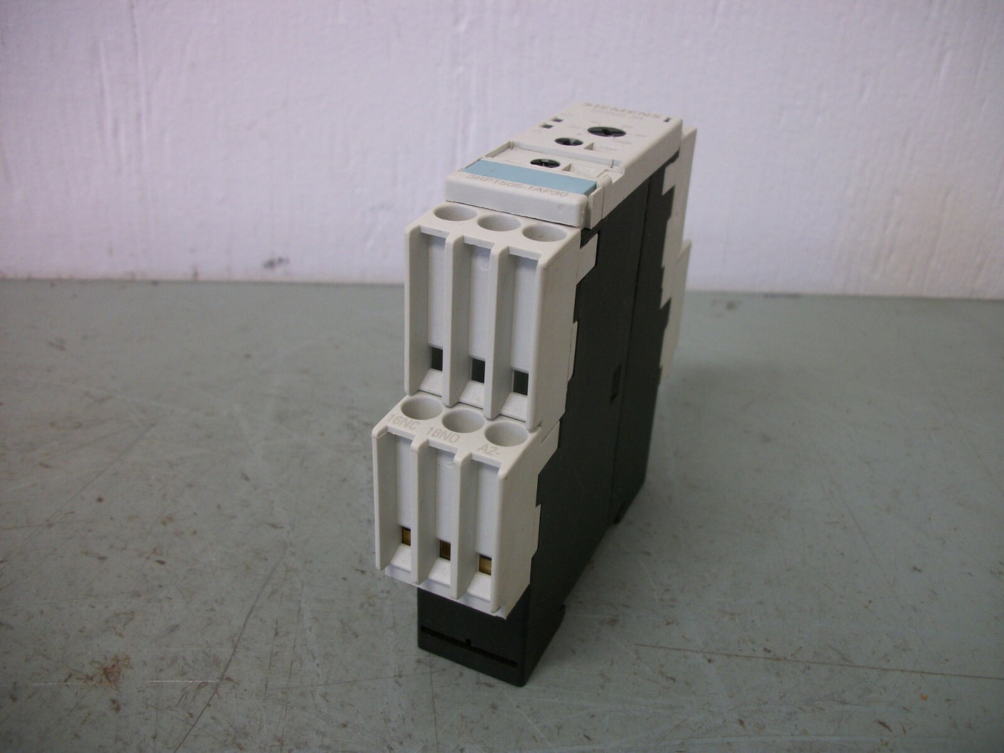 SIEMENS SIRIUS 3R TIMING RELAY MODULE 3RP1505-1AP30 0.05SEC-100HOUR