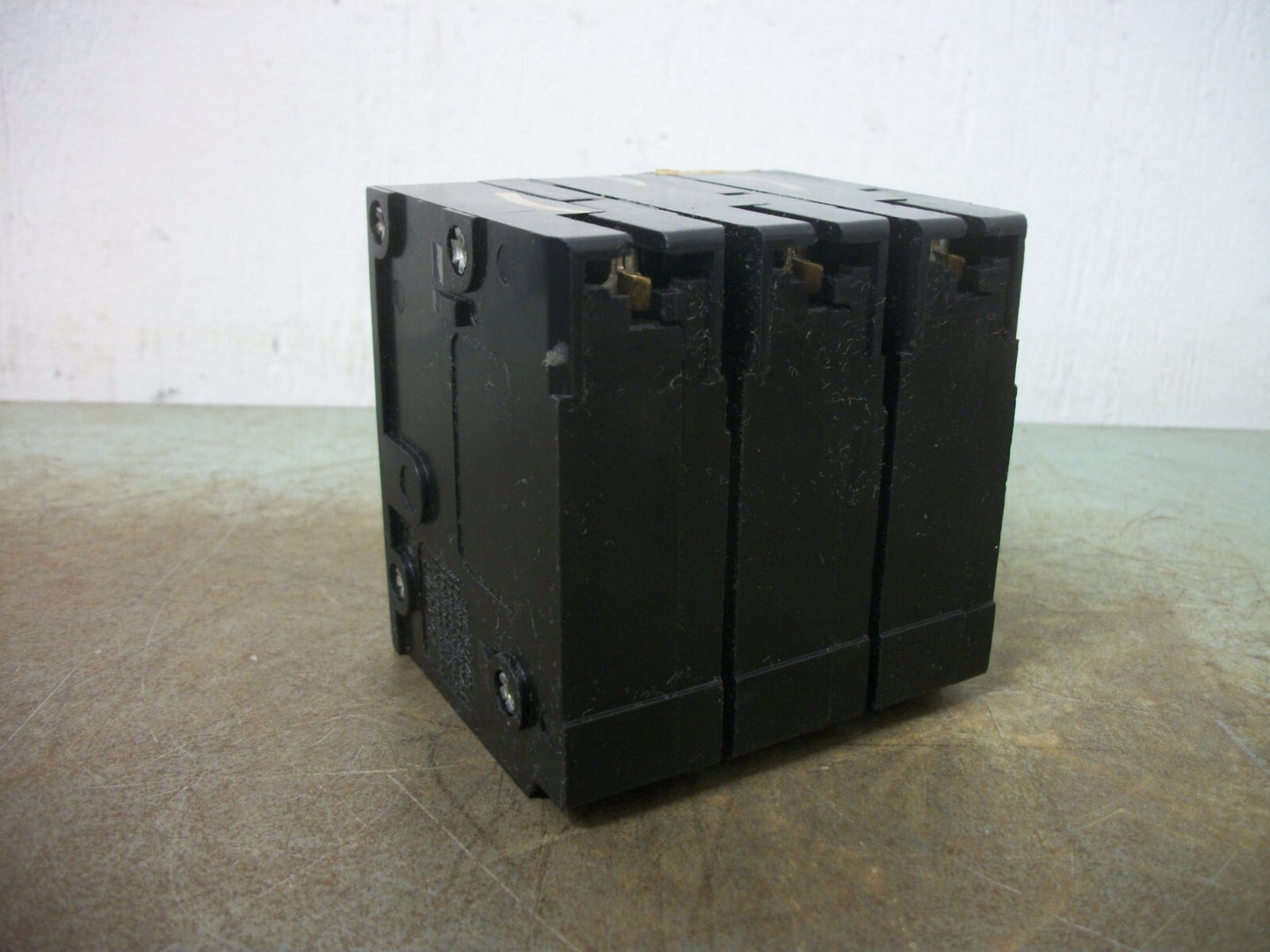 BRYANT BR CIRCUIT BREAKER BR360 60AMP 240VOLT 3POLE