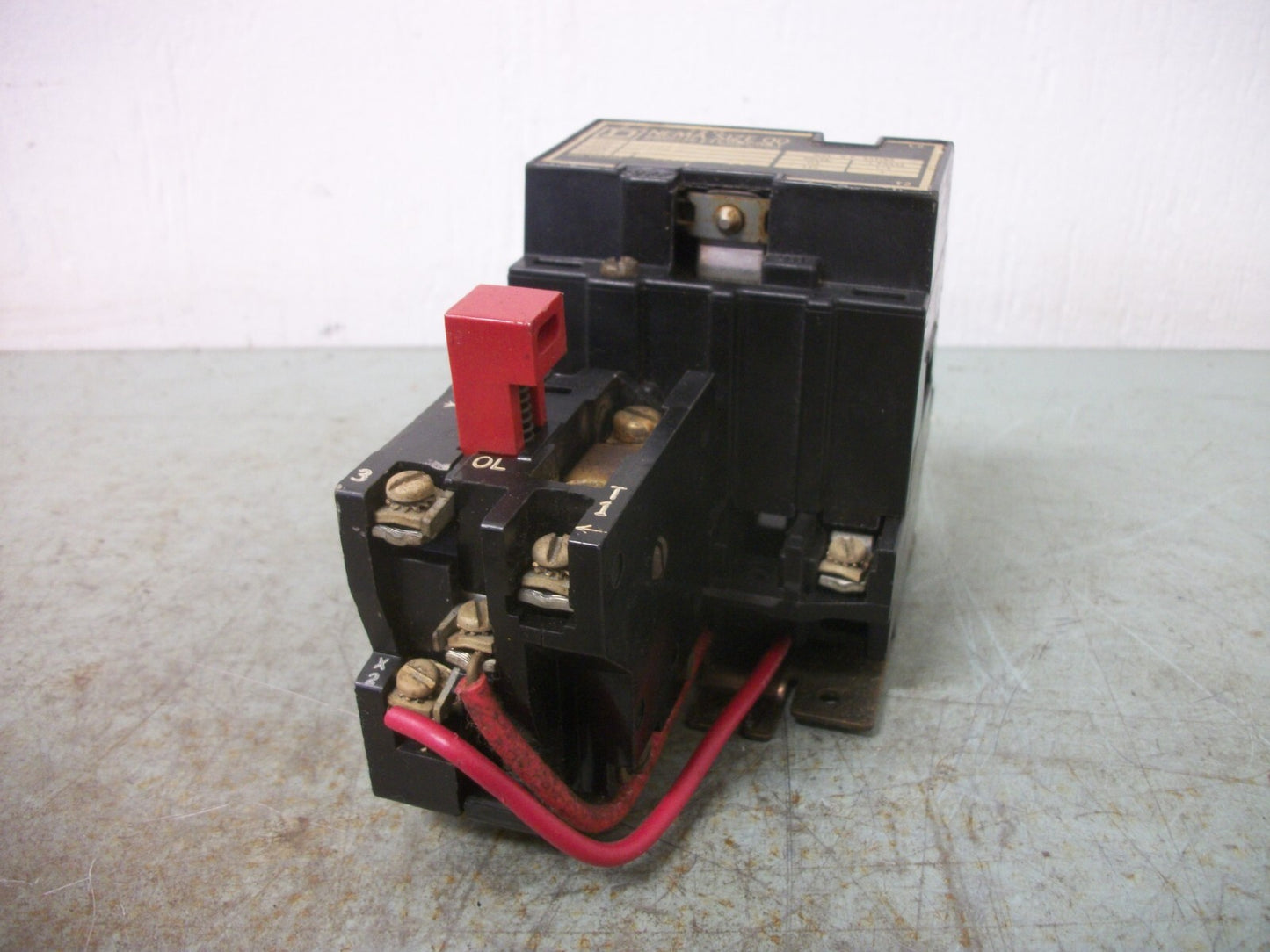 SQUARE D SIZE 00 MOTOR STARTER 8536AO1 120VCOIL 1PH 230VOLT 1HP