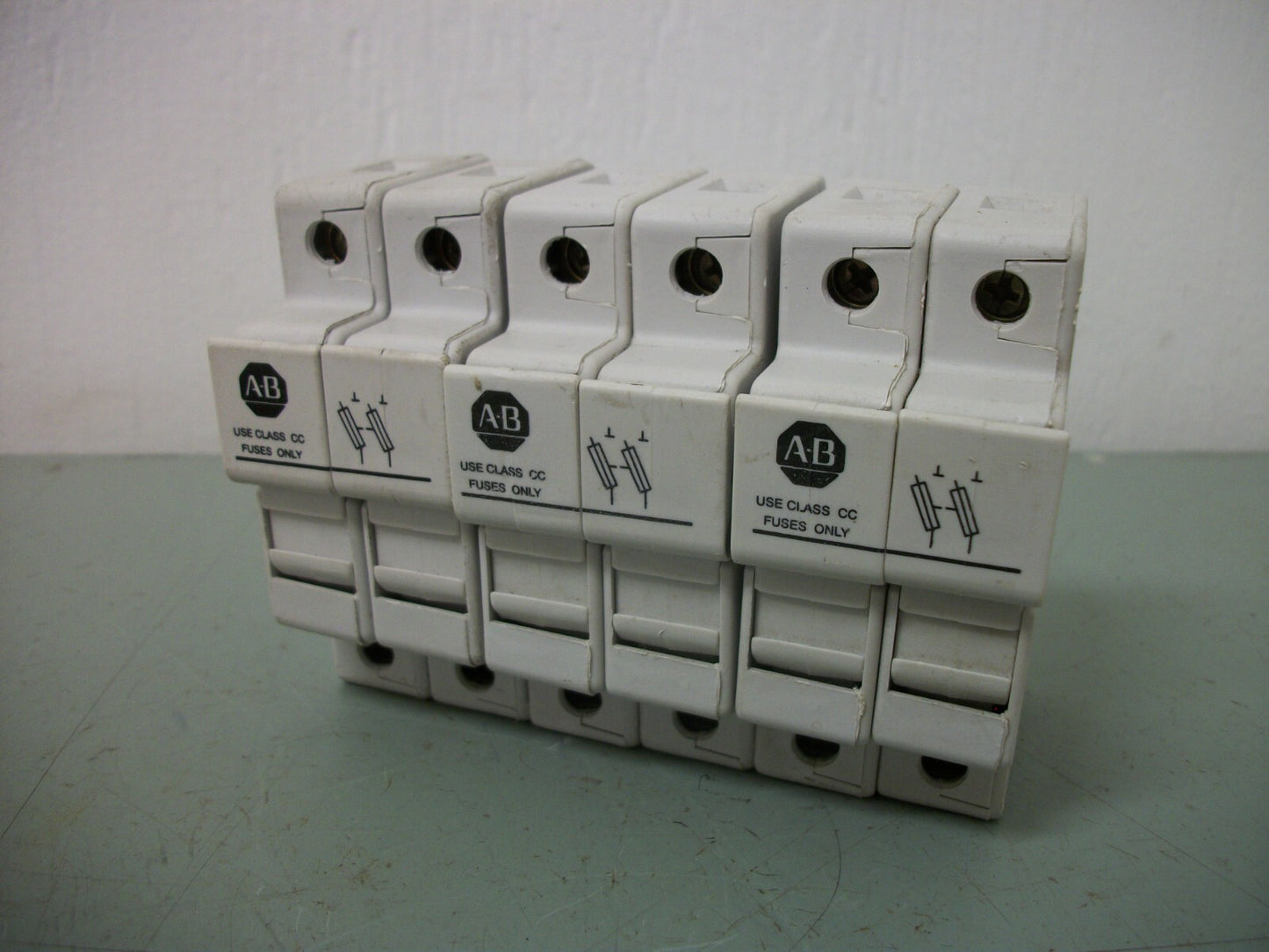 ALLEN-BRADLEY LOT OF 3 CLASS CC FUSEHOLDERS 1492-FB2C30 30AMP 600VOLT 2POLE