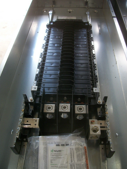 SQUARE D NF LOAD CENTER PANELBOARD NF484L6C 600AMP 600Y/347VOLT 3PH NEW