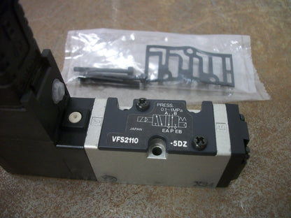 SMC PNEUMATIC SOLENOID VALVE VFS2110-5DZ-X34 0.1-1MPa 21-26VCOIL NOB