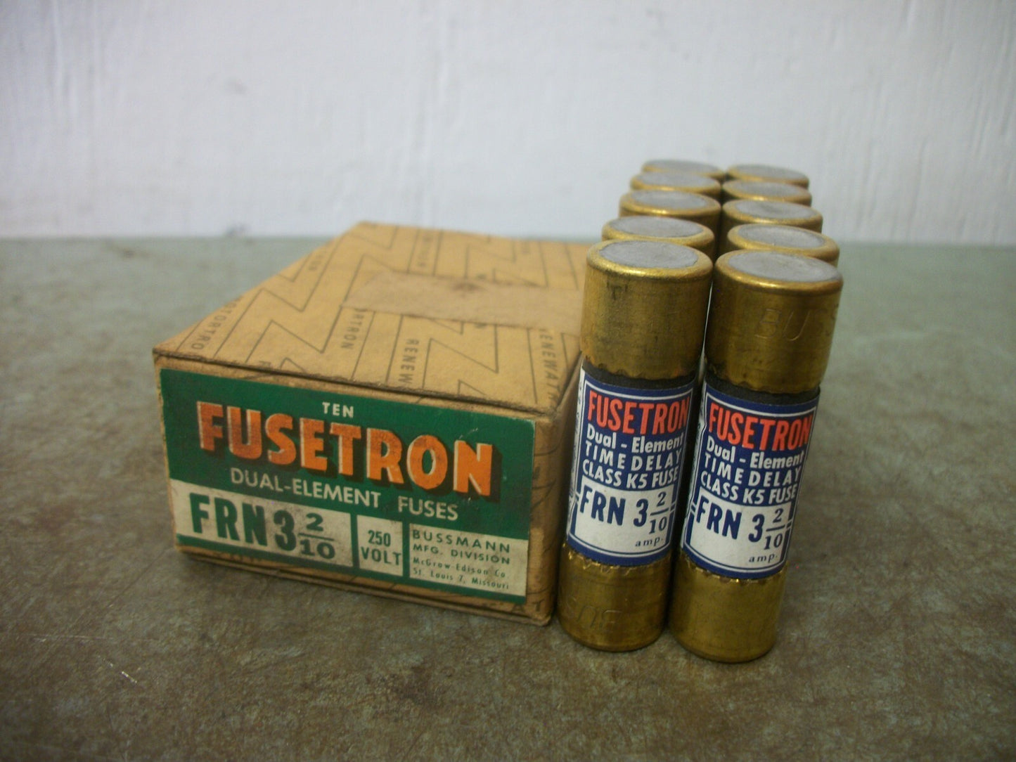 BUSSMANN BOX OF 10 FUSETRON FUSES FRN3-2/10 3-2/10AMP 250VOLT NIB