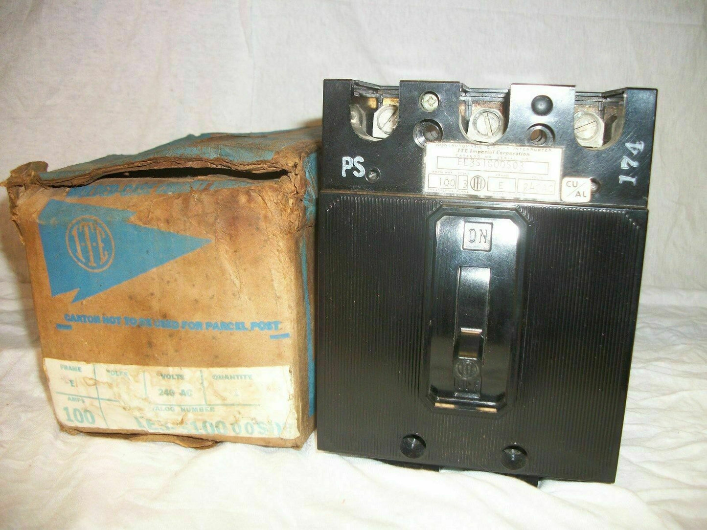 SIEMENS ITE CIRCUIT BREAKER EE3S1000S03 100AMP 240VOLT 3POLE *NIB* CHIPPED