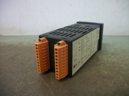 GOSSEN-METRAWATT CAMILLE BAER DIGITAL TEMPERATURE CONTROLLER R2400 A2 B1 C1 K0