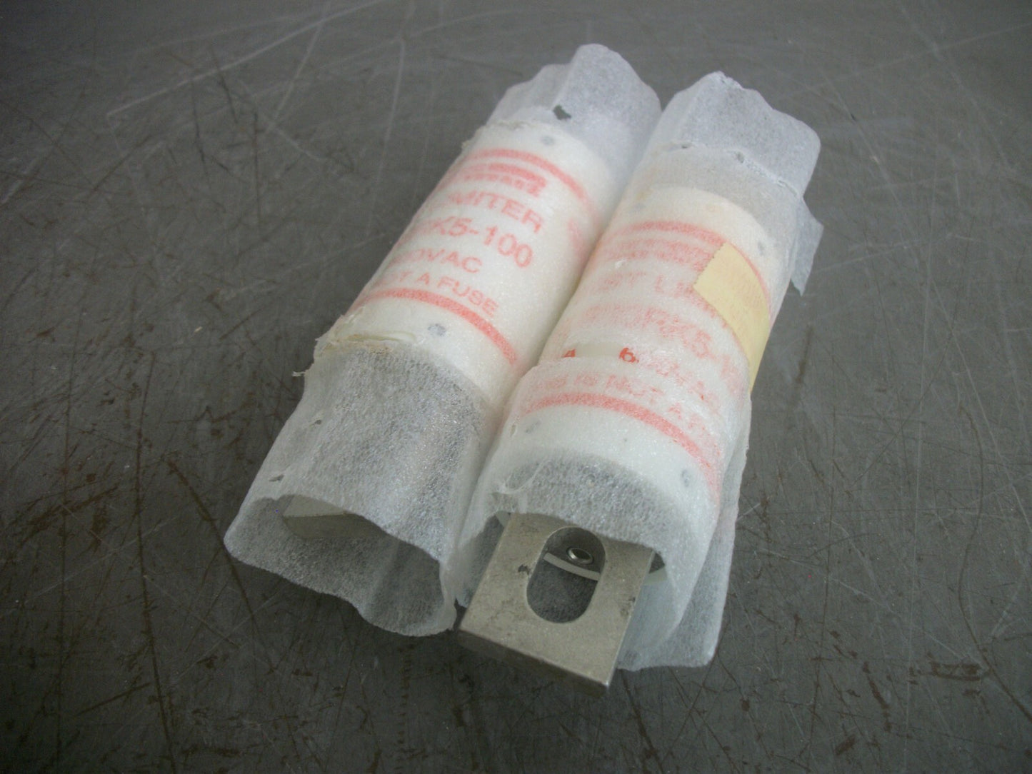 FERRAZ-SHAWMUT LOT OF 2 TEST LIMITER FUSES TLS30RK5-100 30AMP 600VOLT NOB