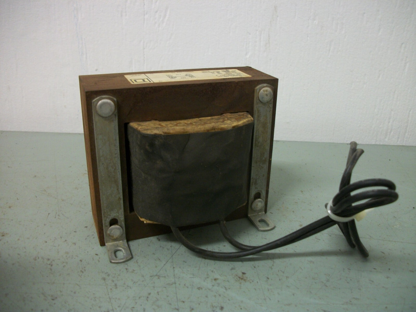 SQUARE D .300KVA 1PH TRANSFORMER 9070KL300D9 HV 440X480 LV 110/120