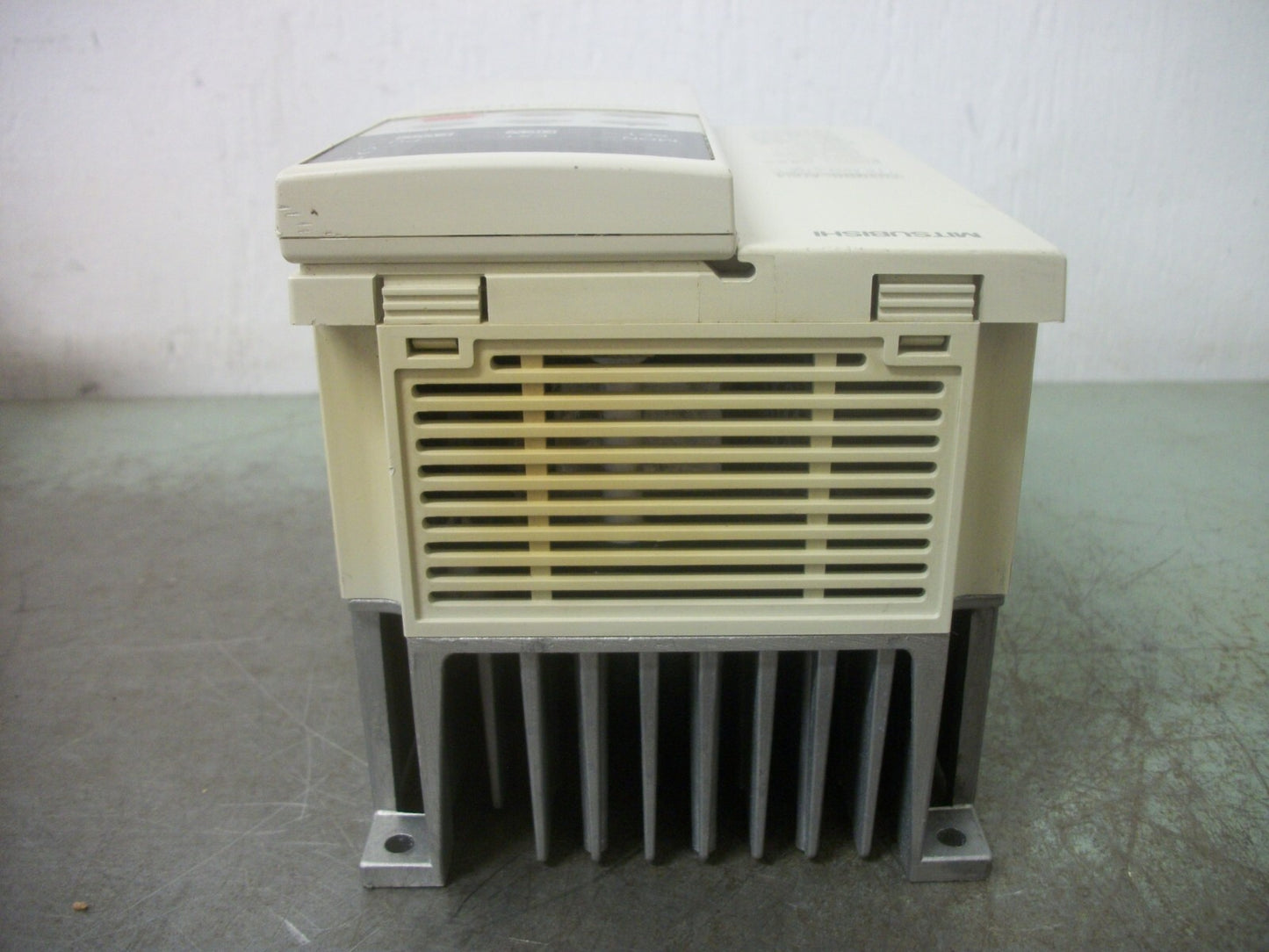 MITSUBISHI FREQROL-A024 0.75KW INVERTER DRIVE FR-A024-0.75K 230VOLT 5AMP