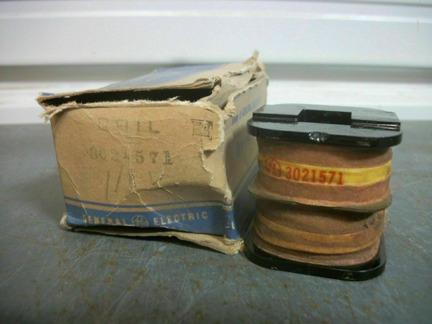 GE STARTER COIL 3021571 110VCOIL *NIB*