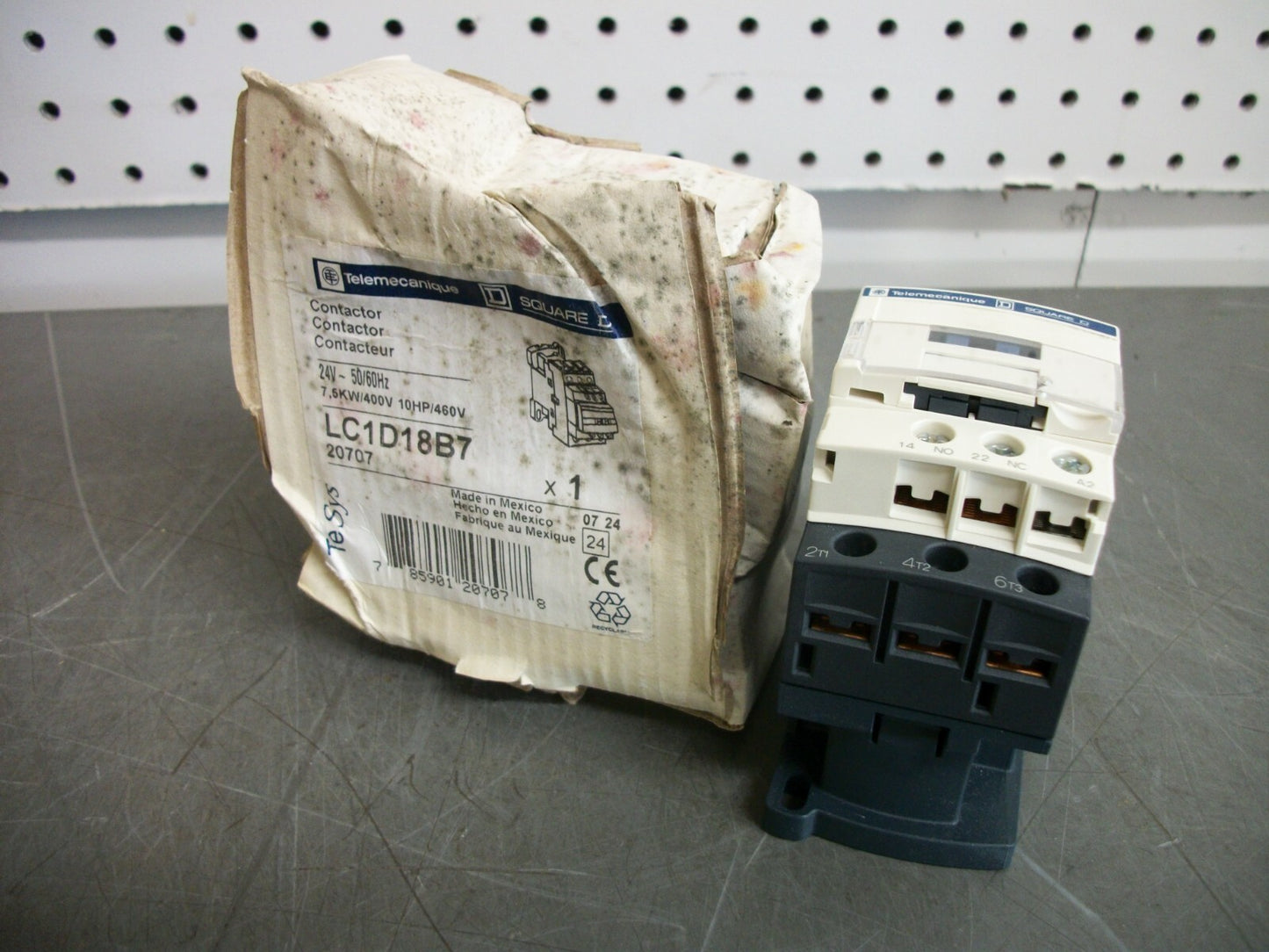 TELEMECANIQUE CONTACTOR LC1D18B7 32AMP 24VCOIL 3PH 600V 15HP NIB