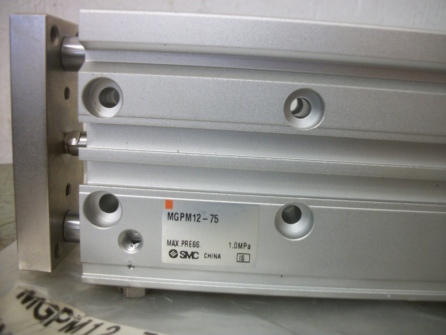 SMC 12MM BORE 75MM STROKE COMPACT GUIDED CYLINDER MGPM12-75 NEW