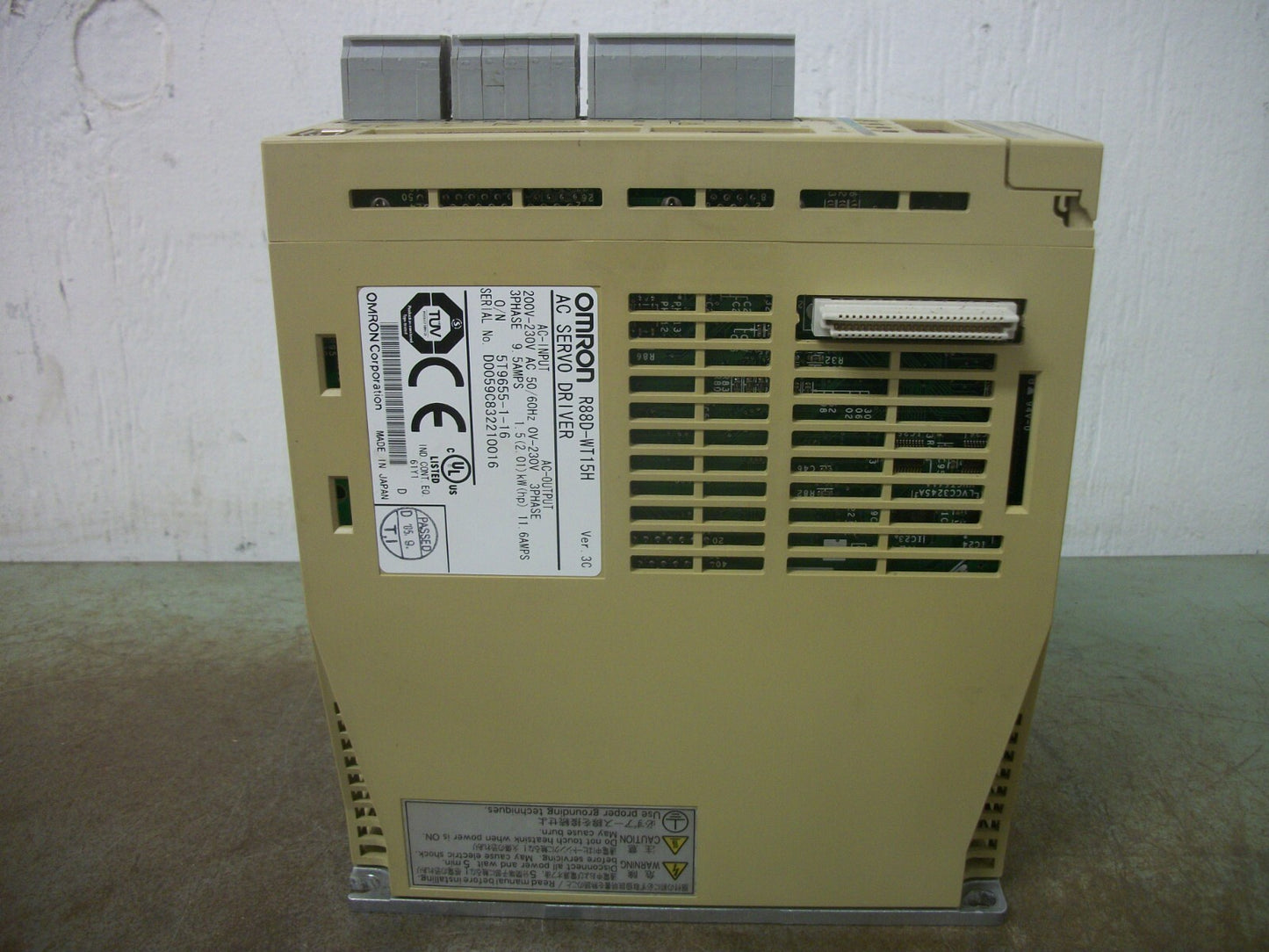 OMRON 2.01HP AC SERVO DRIVE R88D-WT15H 230VOLT 3PH 11.6AMP