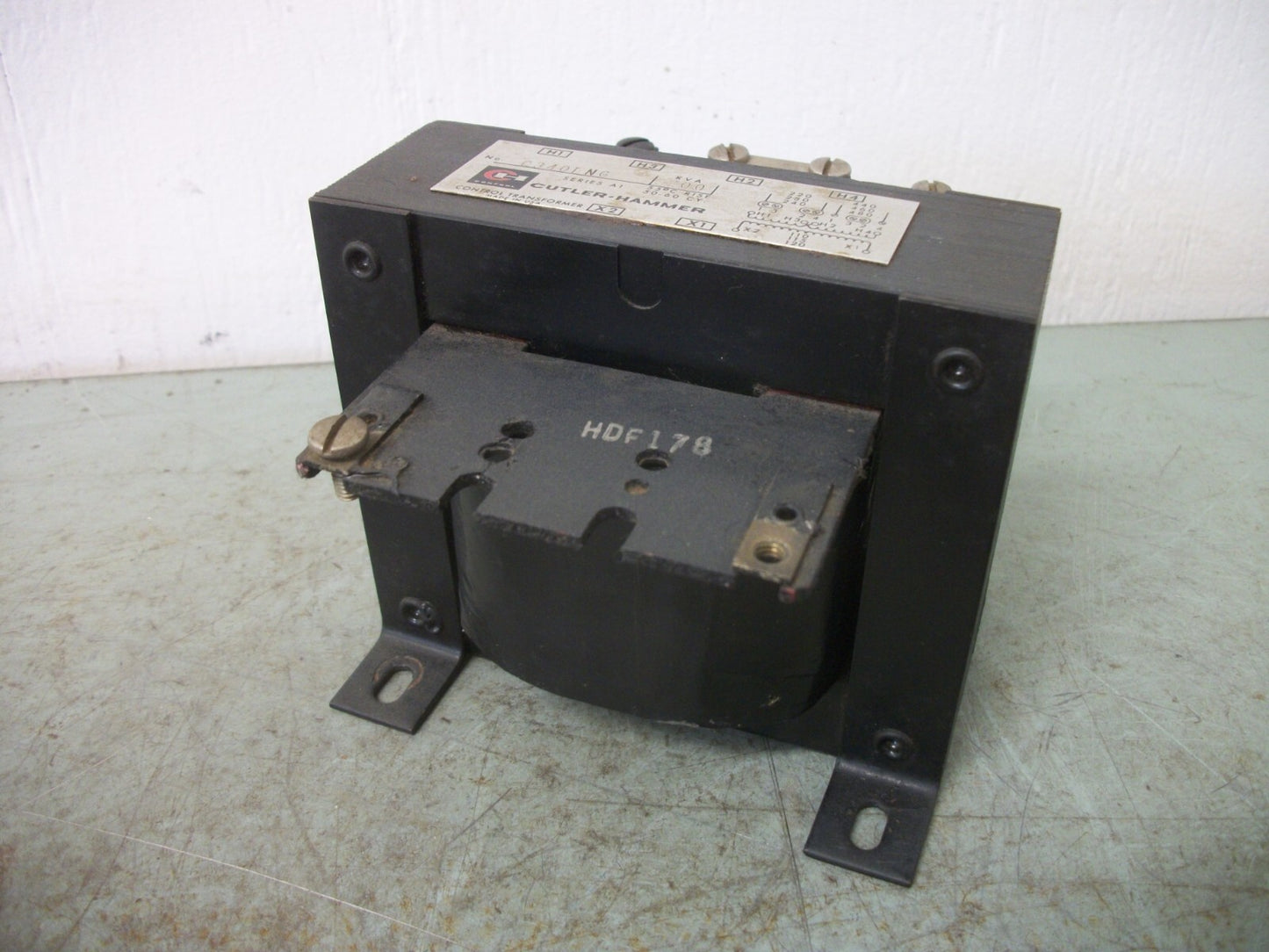 CUTLER-HAMMER .200KVA 1PH TRANSFORMER C340FNG HV 220X480 LV 110/120