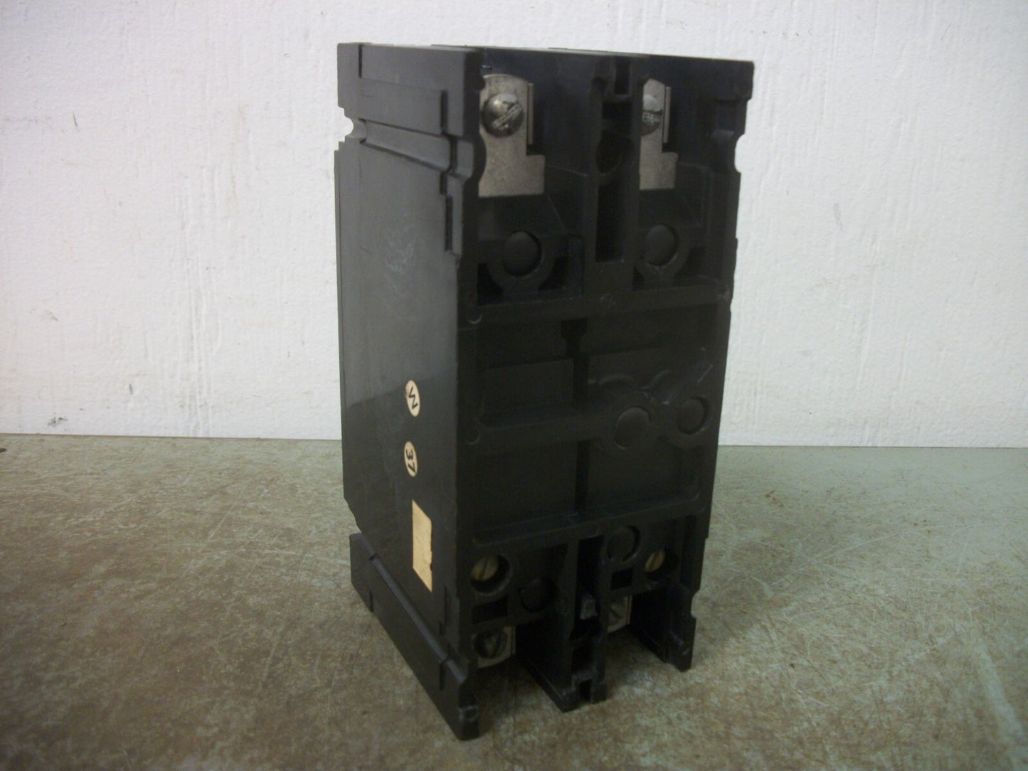 CUTLER-HAMMER EHC CIRCUIT BREAKER EHC2020 20AMP 480VOLT 2POLE NOB