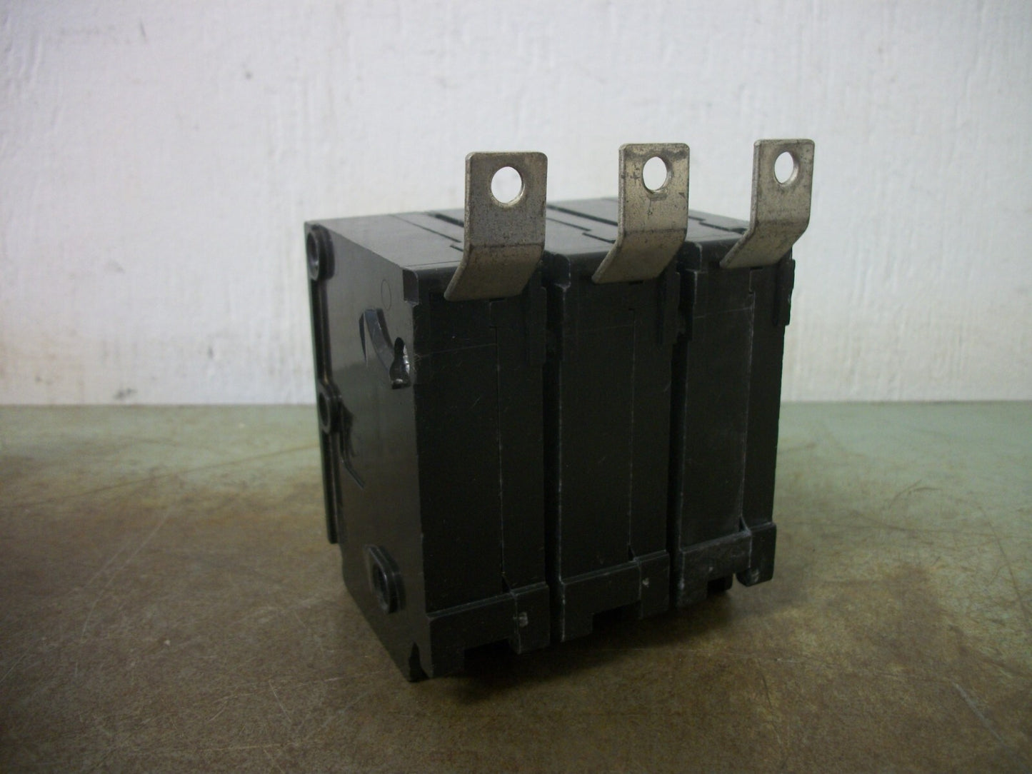 SIEMENS BL CIRCUIT BREAKER B330 30AMP 240VOLT 3POLE