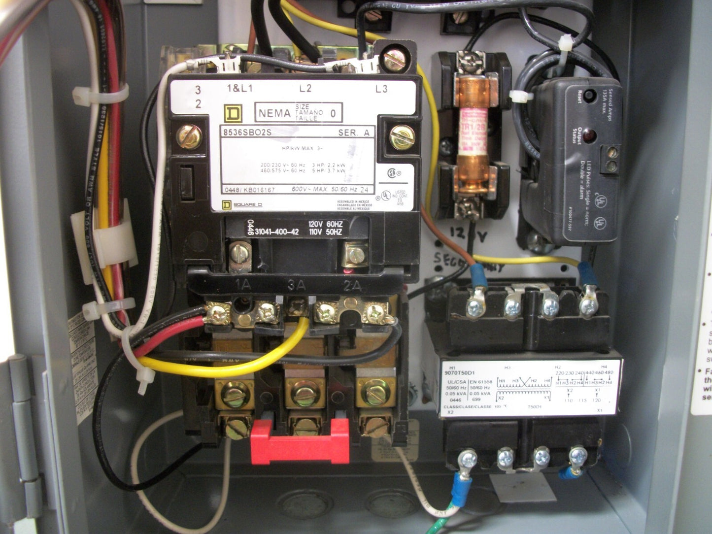 SQUARE D STARTER COMBO SIZE 0 TYPE 1 8536SBO2S 120VCOIL 30AMP FUSIBLE