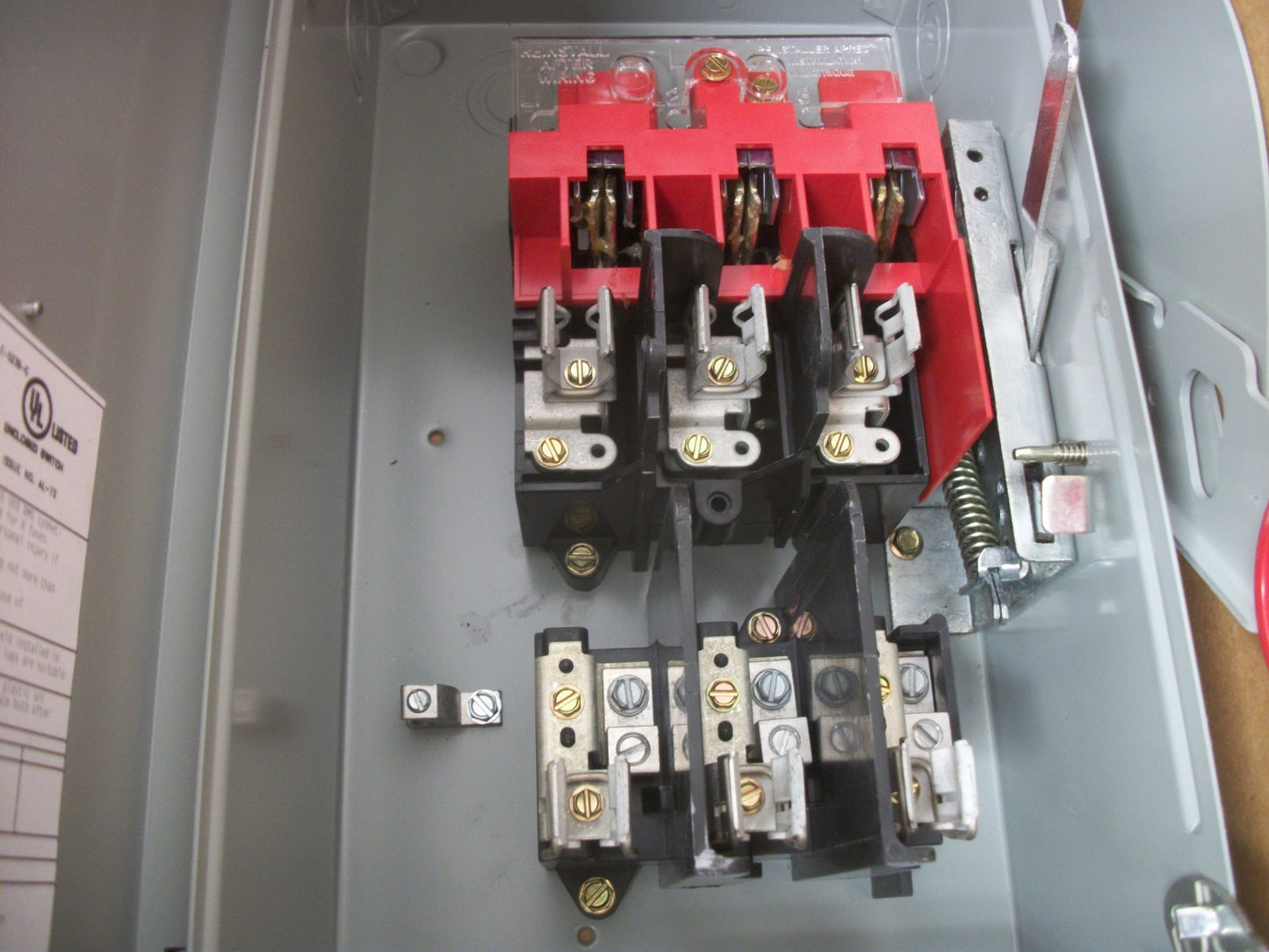 CUTLER-HAMMER DISCONNECT TYPE 1 DH361FGK 30AMP 600VOLT 3POLE FUSIBLE NIB