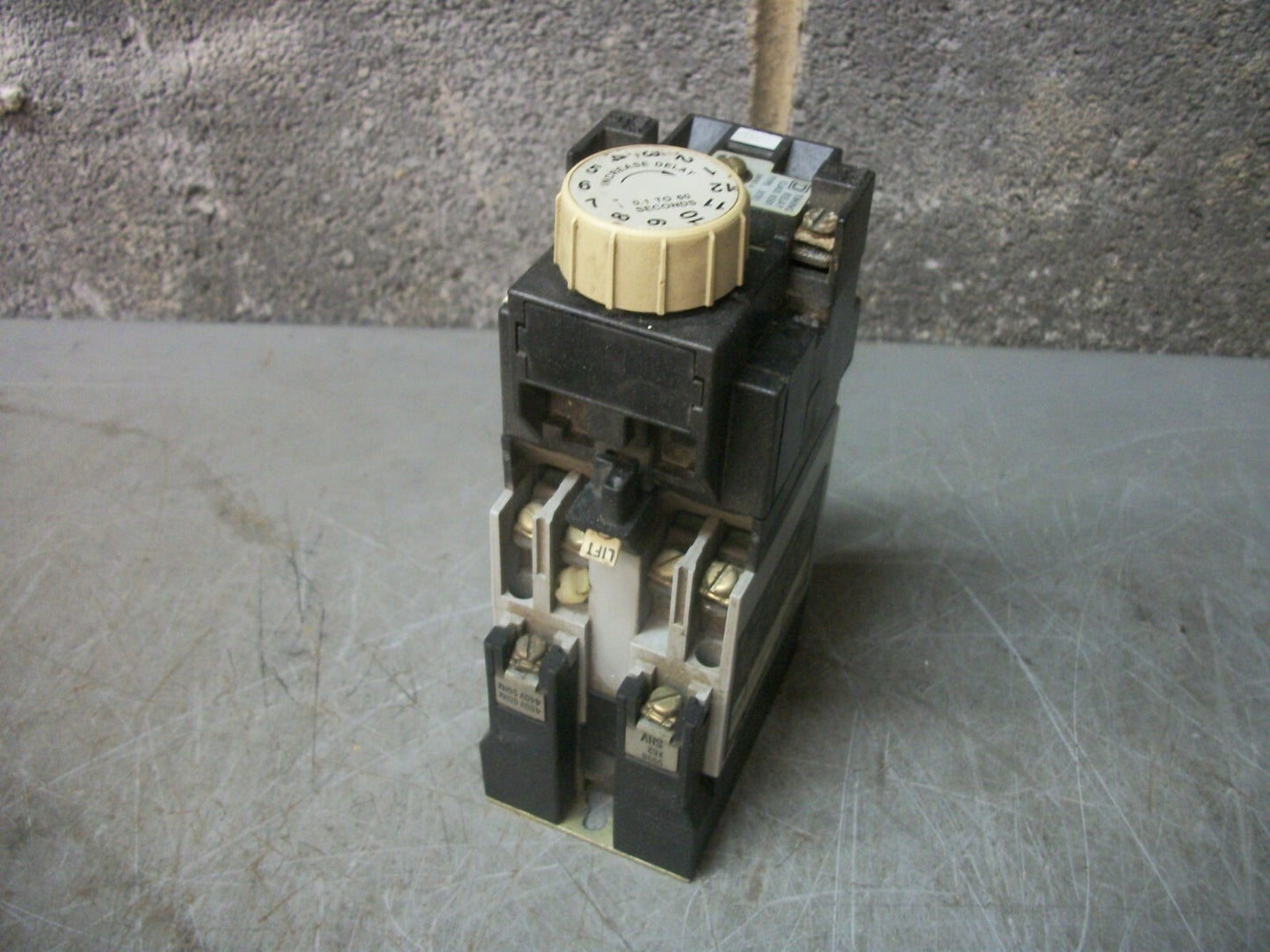 SQUARE D CONTROL RELAY 8501XO40 480VCOIL W/TIMING RELAY ATTACHMENT 8501XTE1