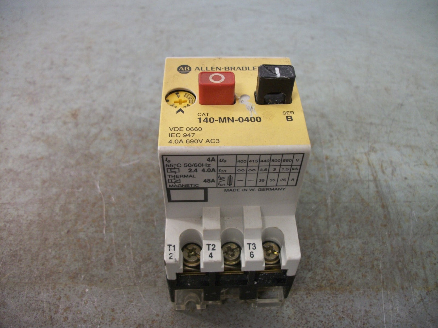 ALLEN-BRADLEY MOTOR CIRCUIT BREAKER 140-MN-0400 2.5-4.0AMP OLD