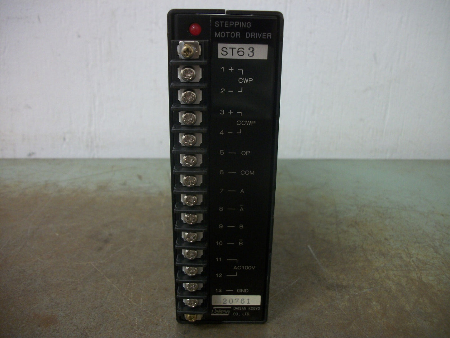 DAISAN KOGYO ST6 STEPPING MOTOR DRIVER ST63 100VAC NOB