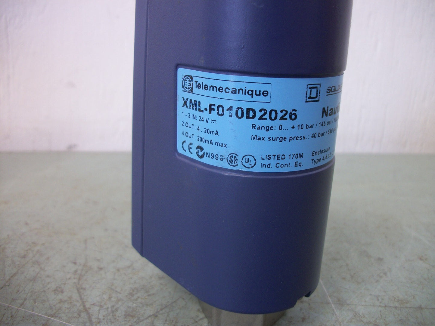 TELEMECANIQUE NAUTILUS PRESSURE SENSOR XML-F010D2026 40BAR 580PSI 24VDC 200mA