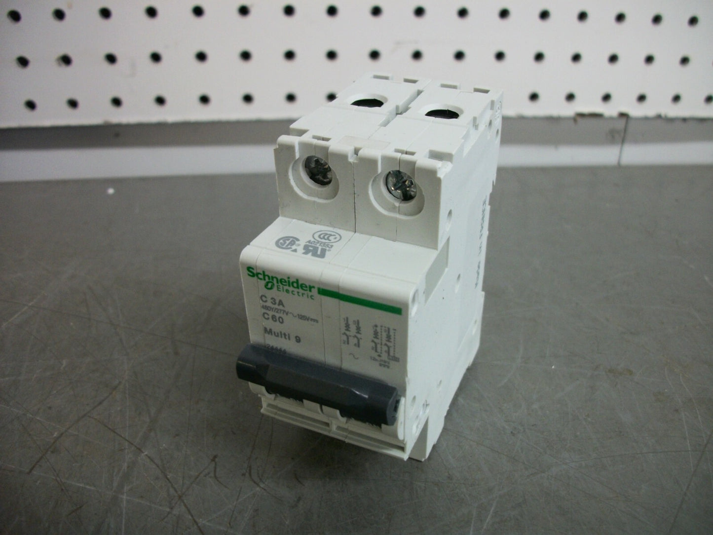 SQUARE D MERLIN GERIN MULTI 9 MINI CIRCUIT BREAKER MG24444 3AMP 480VOLT 2POLE