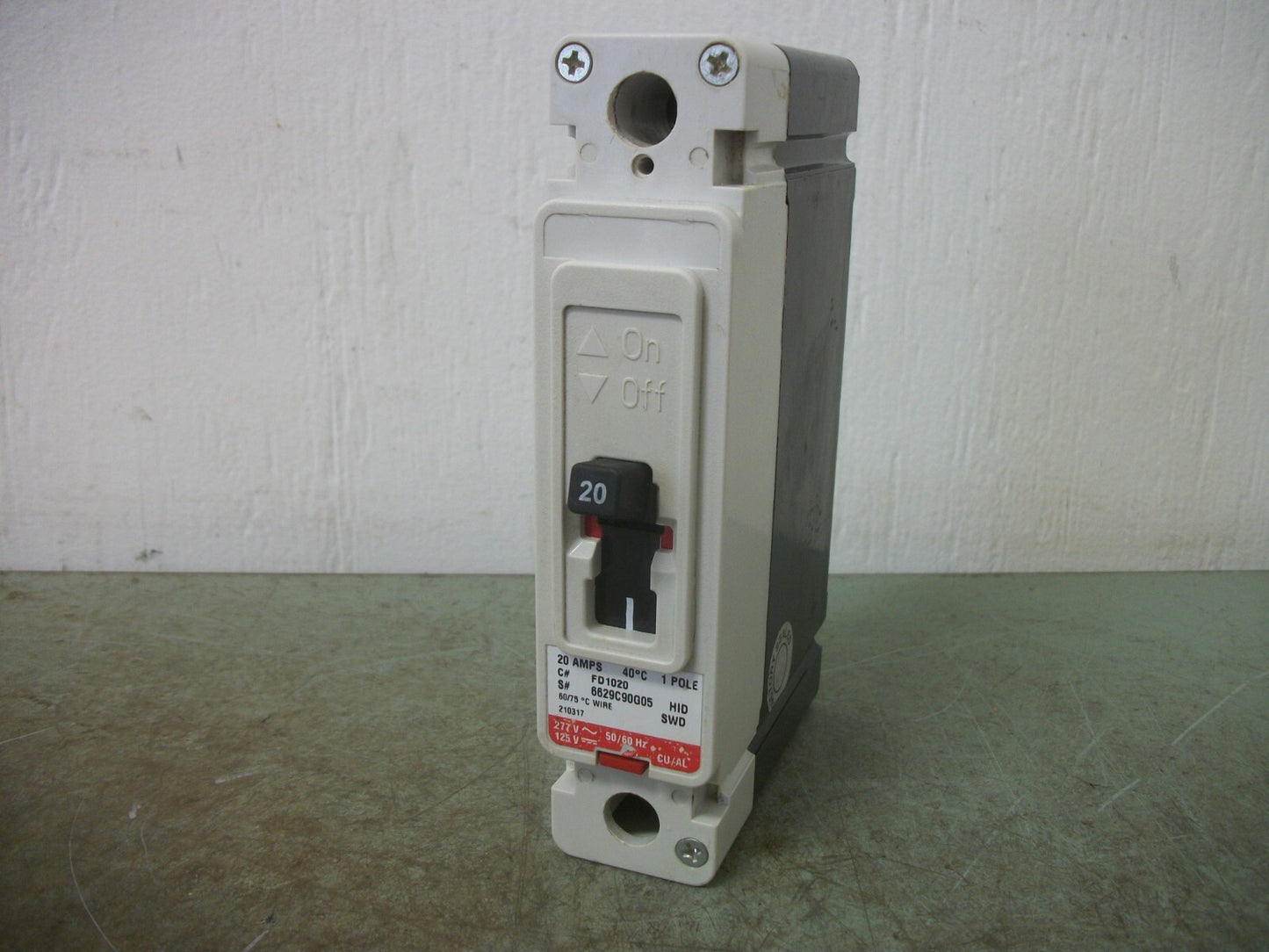 CUTLER-HAMMER FD CIRCUIT BREAKER FD1020 20AMP 277VOLT 1POLE RED