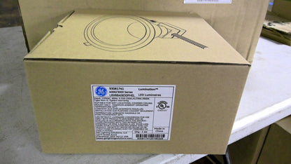 GE 93081741 BOX OF 8 LED LUMINAIRES LRXR840830PHEL 120VOLT NIB