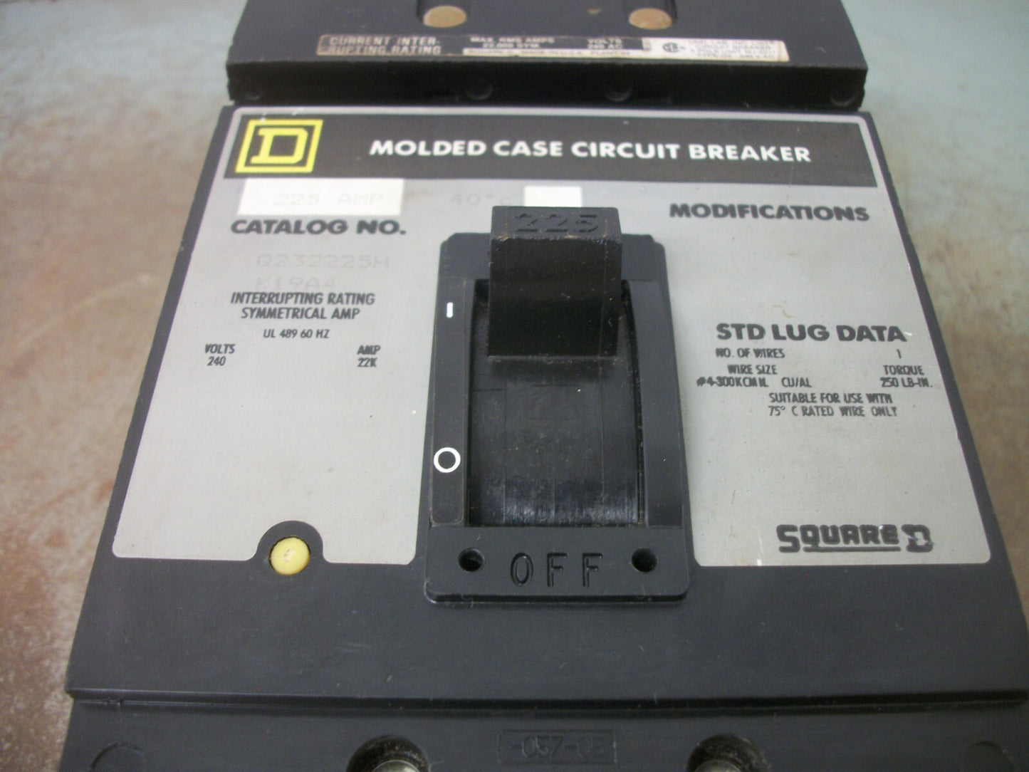 SQUARE D I-LINE Q2 CIRCUIT BREAKER Q232225H 225AMP 240VOLT 3POLE GRAY CHIPPED