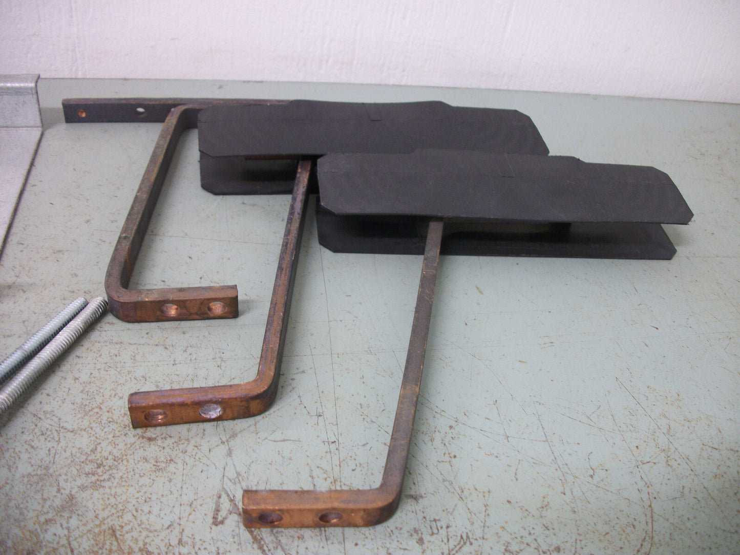 ITE/SIEMENS BREAKER MOUNTING HARDWARE KIT FOR  ED, HED BREAKERS 125 AMP