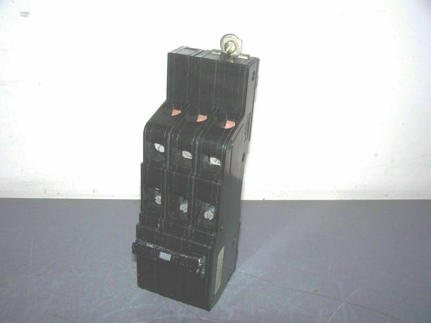 CUTLER-HAMMER CHB CIRCUIT BREAKER CHB2100 CHB290 90AMP 240VOLT 3POLE