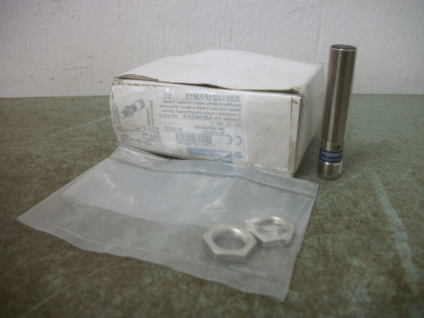 TELEMECANIQUE INDUCTIVE PROXIMITY SWITCH XS612B1PAM12 NIB