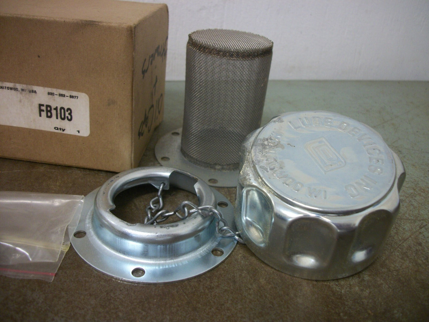 LUBE DEVICES FB103 OIL CAP STRAINER TRAP 6W387 NIB