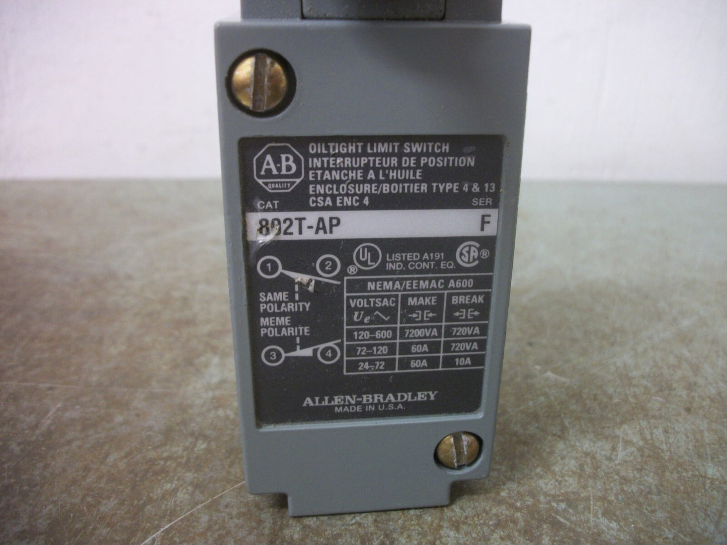 ALLEN-BRADLEY OILTIGHT LIMIT SWITCH 802T-AP NOB