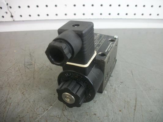 NACHI DIRECTIONAL CONTROL SOLENOID VALVE SLD-G01-A3X-C1-30 NOB